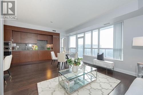 2926 - 5 Sheppard Avenue E, Toronto, ON - Indoor Photo Showing Living Room