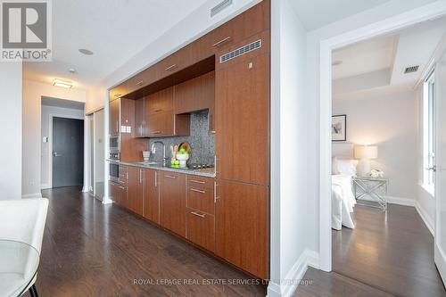 2926 - 5 Sheppard Avenue E, Toronto, ON - Indoor Photo Showing Kitchen