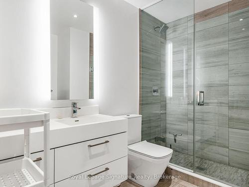 610-1 Yorkville Ave, Toronto, ON - Indoor Photo Showing Bathroom