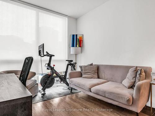 610-1 Yorkville Ave, Toronto, ON - Indoor