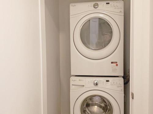 344-15 Merchants' Wharf, Toronto, ON - Indoor Photo Showing Laundry Room