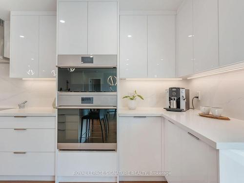 53 Wichey Rd, Toronto, ON - Indoor Photo Showing Kitchen