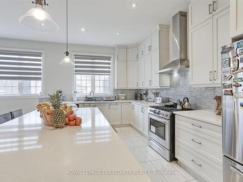 180 Klein Mills Rd, Vaughan, ON - Indoor Photo Showing Kitchen With Upgraded Kitchen