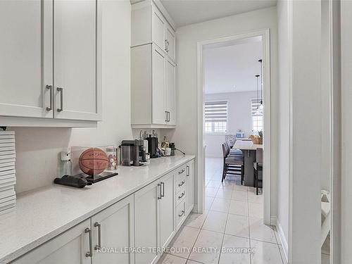 180 Klein Mills Rd, Vaughan, ON - Indoor Photo Showing Kitchen