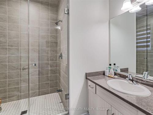 180 Klein Mills Rd, Vaughan, ON - Indoor Photo Showing Bathroom