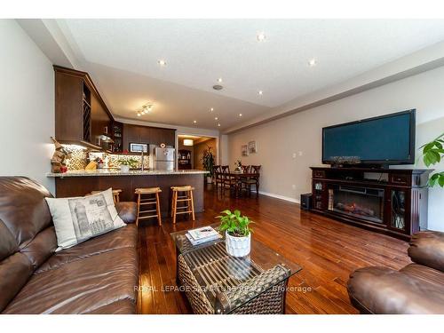 15 Overlander Way, Vaughan, ON - Indoor Photo Showing Living Room