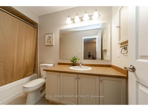 15 Overlander Way, Vaughan, ON - Indoor Photo Showing Bathroom