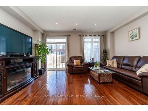 15 Overlander Way, Vaughan, ON - Indoor Photo Showing Living Room