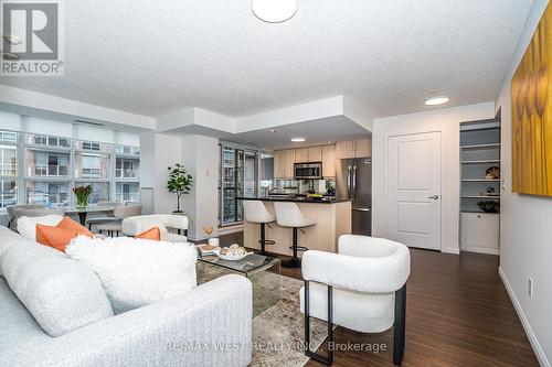 305 - 15 Stafford Street, Toronto, ON - Indoor Photo Showing Living Room