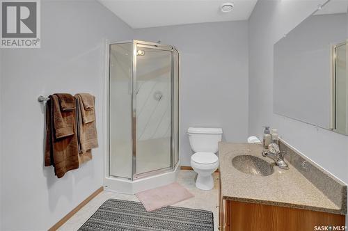 416 Byars Bay N, Regina, SK - Indoor Photo Showing Bathroom