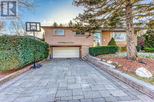 1284 Falgarwood Drive, Oakville, ON - Outdoor