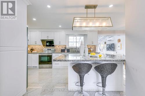 1284 Falgarwood Drive, Oakville, ON - Indoor Photo Showing Kitchen