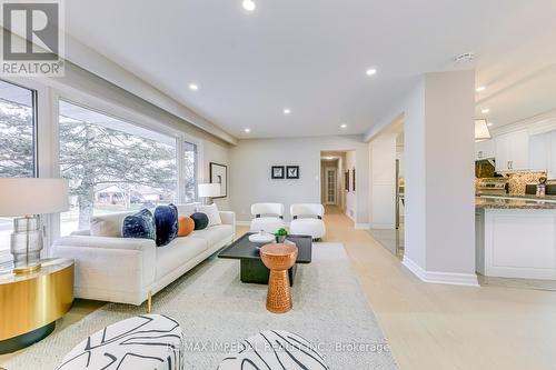 1284 Falgarwood Drive, Oakville, ON - Indoor Photo Showing Living Room