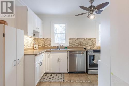 86 Devon Road, St. Catharines (442 - Vine/Linwell), ON - Indoor Photo Showing Kitchen With Double Sink