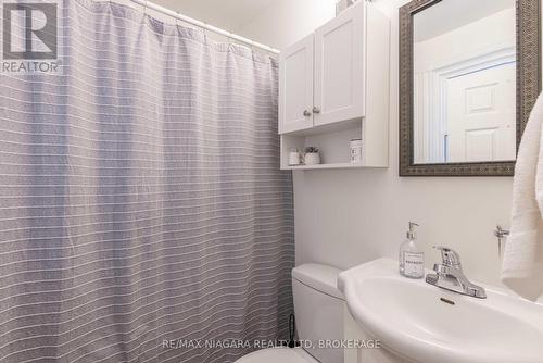 86 Devon Road, St. Catharines (442 - Vine/Linwell), ON - Indoor Photo Showing Bathroom