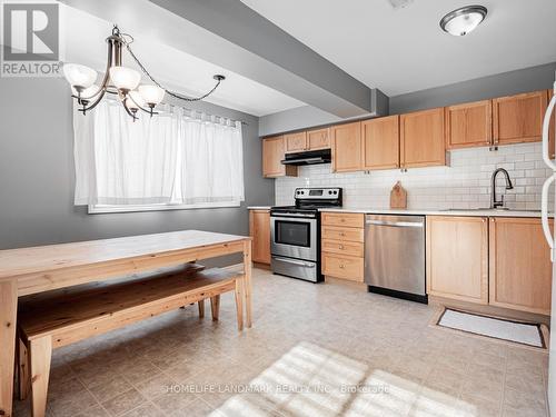 2 - 95 Goodwin Drive, Barrie, ON - Indoor Photo Showing Kitchen