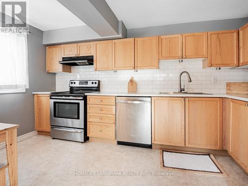 2 - 95 Goodwin Drive, Barrie, ON - Indoor Photo Showing Kitchen