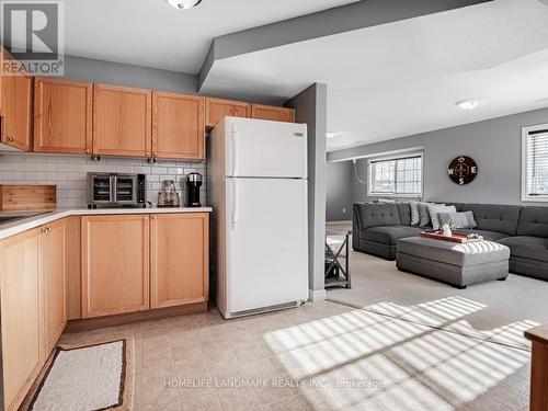 2 - 95 Goodwin Drive, Barrie, ON - Indoor Photo Showing Kitchen