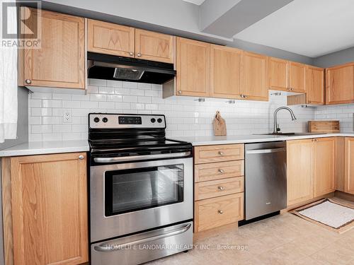 2 - 95 Goodwin Drive, Barrie, ON - Indoor Photo Showing Kitchen