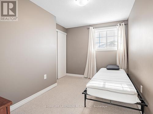 2 - 95 Goodwin Drive, Barrie, ON - Indoor Photo Showing Bedroom