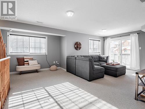 2 - 95 Goodwin Drive, Barrie, ON - Indoor Photo Showing Living Room