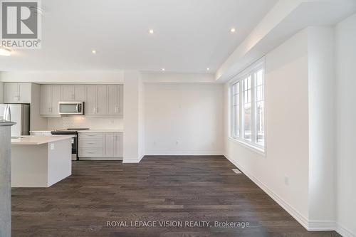 4 Folcroft Street, Brampton, ON - Indoor Photo Showing Kitchen