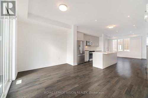 4 Folcroft Street, Brampton, ON - Indoor Photo Showing Kitchen With Stainless Steel Kitchen