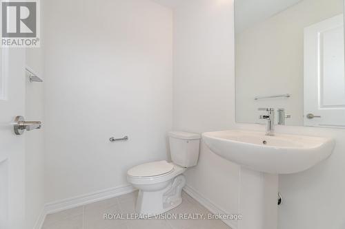 4 Folcroft Street, Brampton, ON - Indoor Photo Showing Bathroom