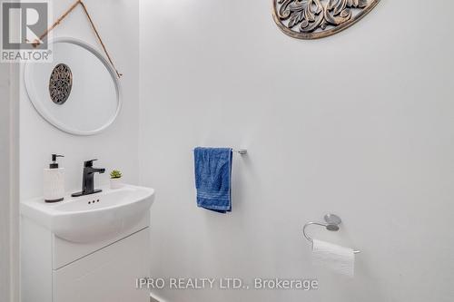 1038 Laurier Avenue, Milton, ON - Indoor Photo Showing Bathroom