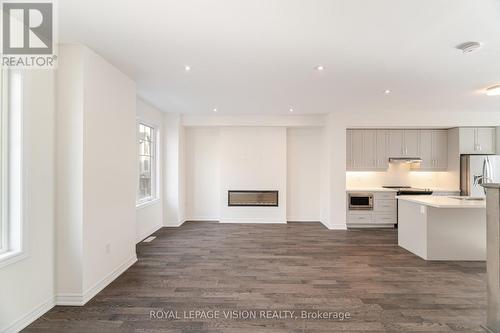 22 Folcroft Street, Brampton, ON - Indoor Photo Showing Kitchen