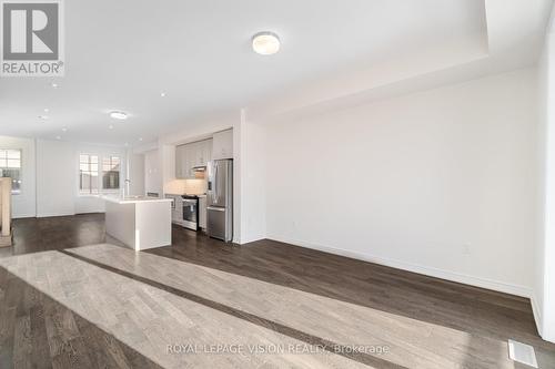 22 Folcroft Street, Brampton, ON - Indoor Photo Showing Kitchen