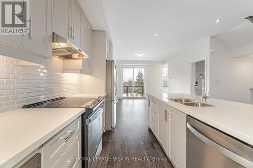 22 Folcroft Street, Brampton, ON - Indoor Photo Showing Kitchen With Stainless Steel Kitchen With Double Sink With Upgraded Kitchen