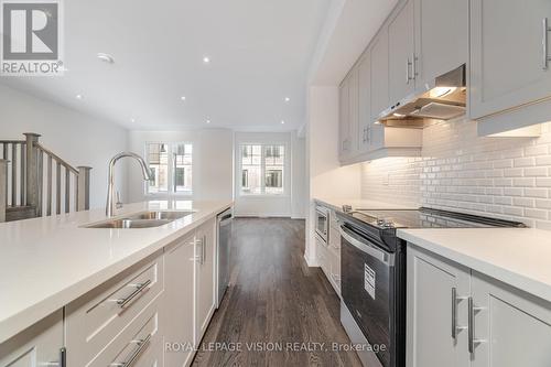 22 Folcroft Street, Brampton, ON - Indoor Photo Showing Kitchen With Double Sink With Upgraded Kitchen