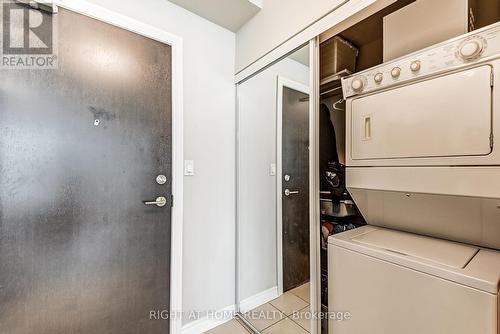 608 - 3504 Hurontario Street, Mississauga, ON - Indoor Photo Showing Laundry Room