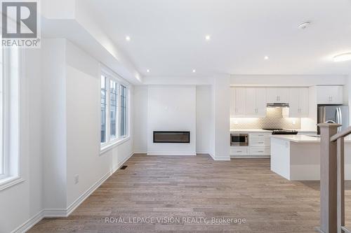 50 Folcroft Street, Brampton, ON - Indoor Photo Showing Kitchen With Upgraded Kitchen