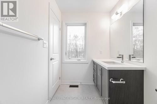 50 Folcroft Street, Brampton, ON - Indoor Photo Showing Bathroom