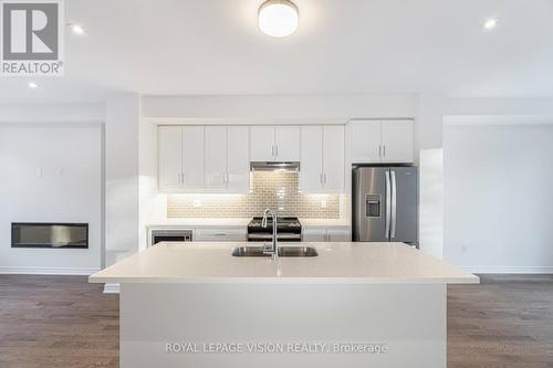 50 Folcroft Street, Brampton, ON - Indoor Photo Showing Kitchen With Stainless Steel Kitchen With Upgraded Kitchen