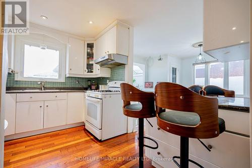 13 Foster Road, Mississauga, ON - Indoor Photo Showing Kitchen