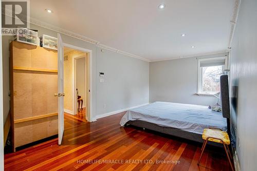 13 Foster Road, Mississauga, ON - Indoor Photo Showing Bedroom