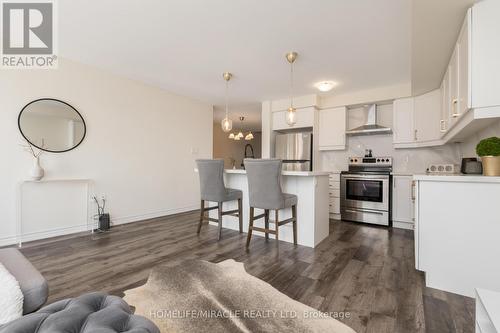 997 Alder Gate, Milton, ON - Indoor Photo Showing Kitchen With Upgraded Kitchen