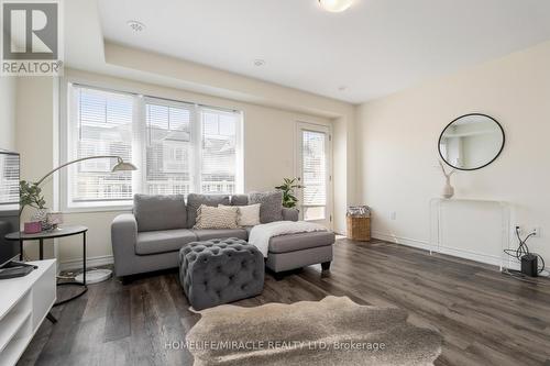 997 Alder Gate, Milton, ON - Indoor Photo Showing Living Room