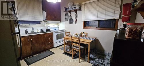 86 Laburnham Avenue, Toronto, ON - Indoor Photo Showing Kitchen