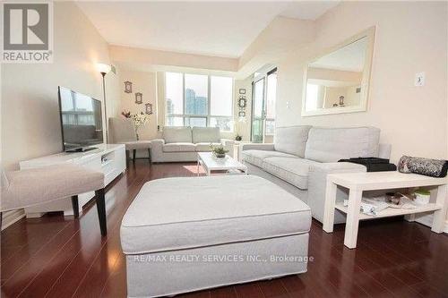 2007 - 335 Rathburn Road W, Mississauga, ON - Indoor Photo Showing Living Room