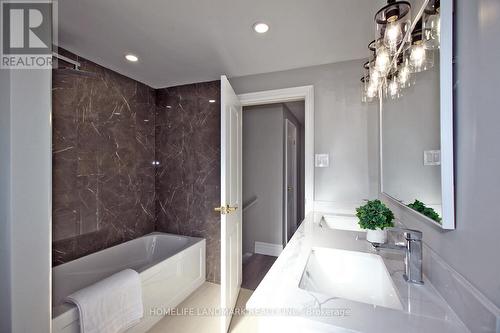 45 Lorne Avenue, Grimsby, ON - Indoor Photo Showing Bathroom