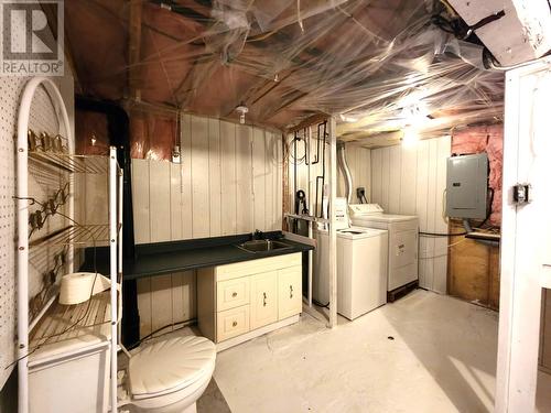 8 Bishops Avenue, Pasadena, NL - Indoor Photo Showing Laundry Room