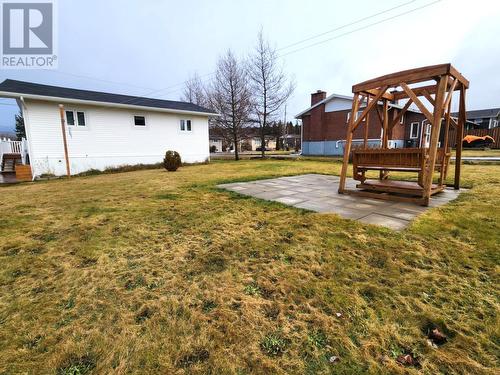 8 Bishops Avenue, Pasadena, NL - Outdoor