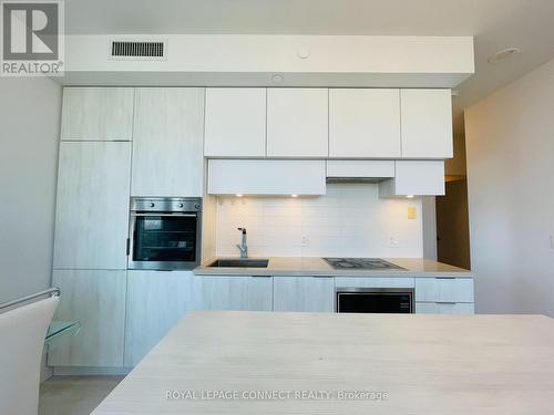 4708 - 8 Eglinton Avenue E, Toronto, ON - Indoor Photo Showing Kitchen With Upgraded Kitchen