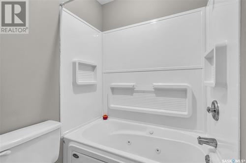 511 Palliser Drive, Swift Current, SK - Indoor Photo Showing Bathroom