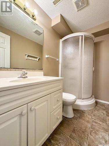 511 Palliser Drive, Swift Current, SK - Indoor Photo Showing Bathroom