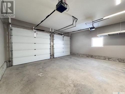 511 Palliser Drive, Swift Current, SK - Indoor Photo Showing Garage